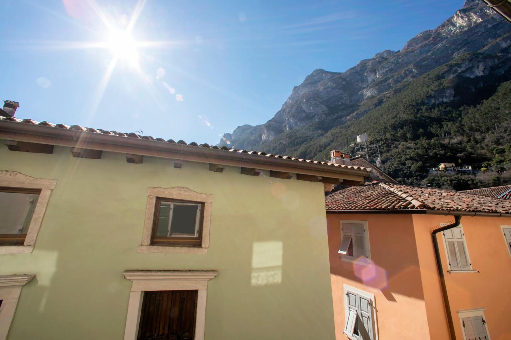 Nido Sui Tetti Di Riva Del Garda - Happy Rentals エクステリア 写真