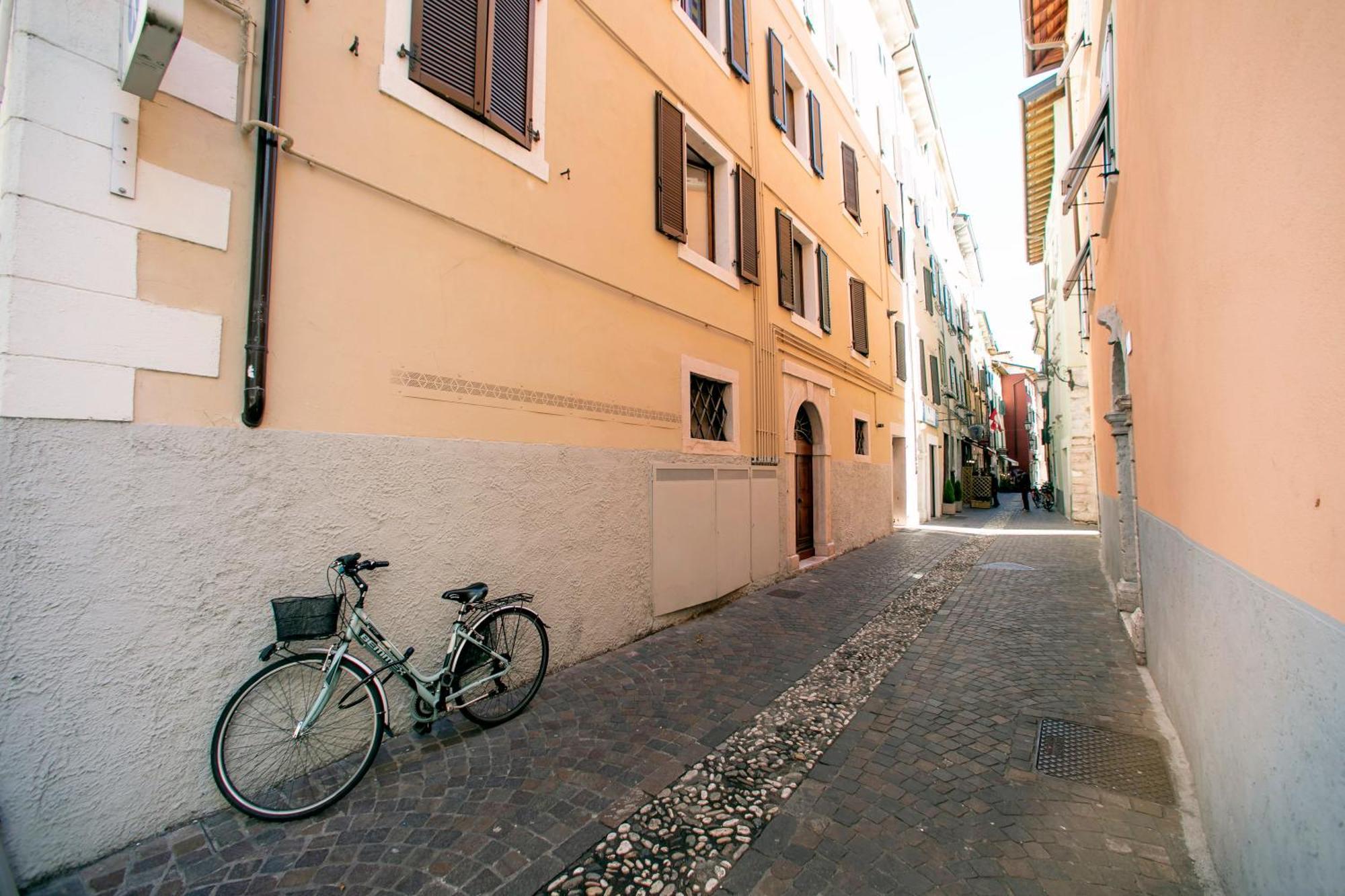 Nido Sui Tetti Di Riva Del Garda - Happy Rentals エクステリア 写真