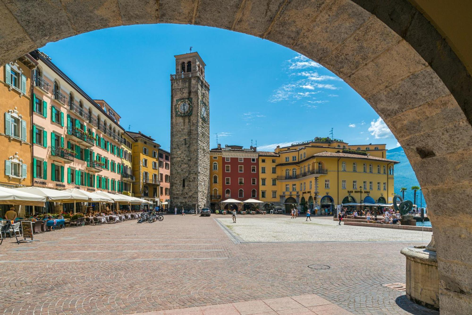 Nido Sui Tetti Di Riva Del Garda - Happy Rentals エクステリア 写真