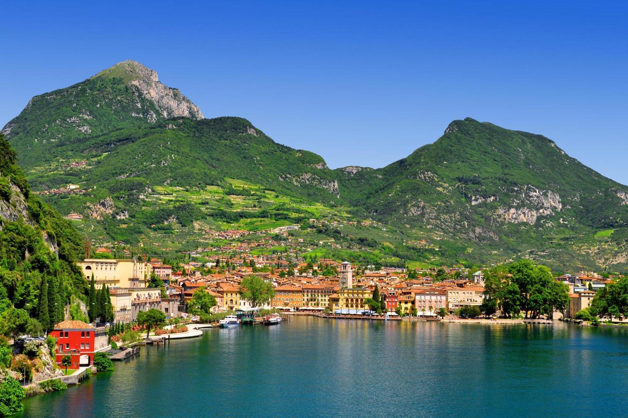 Nido Sui Tetti Di Riva Del Garda - Happy Rentals エクステリア 写真
